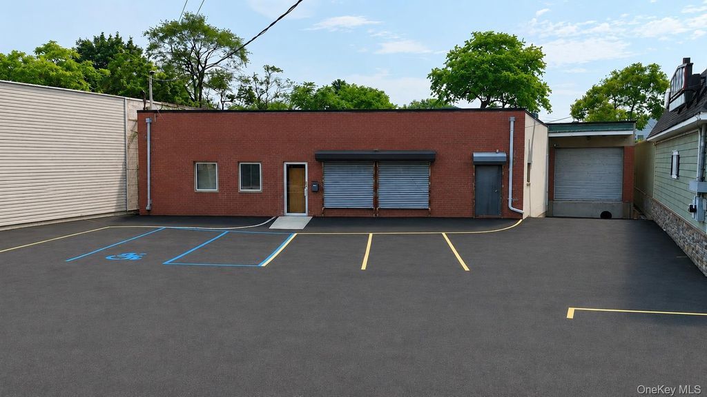 120 New Hyde Park Road, Franklin Square, NY 11010 — exterior