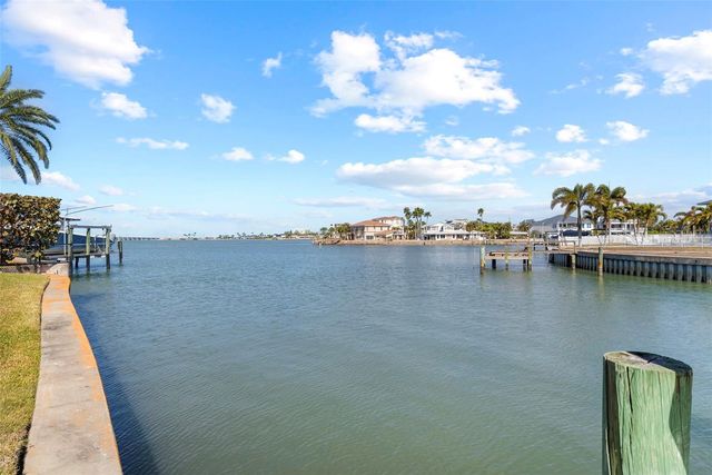 2299 LAGOON DRIVE, Dunedin, FL 34698