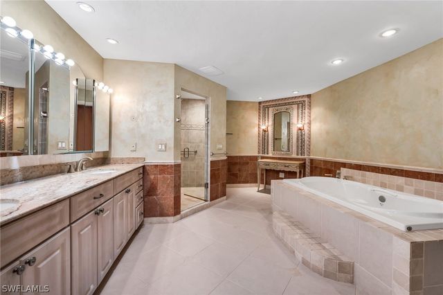 13024 Valewood DR, Naples, FL 34119