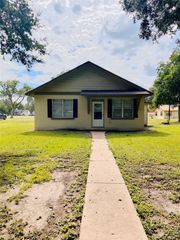 1572 Burning Stone Drive, Boling, TX 77420