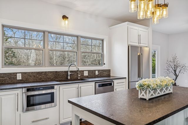 1412 Brook Dr, Columbia, TN 38401