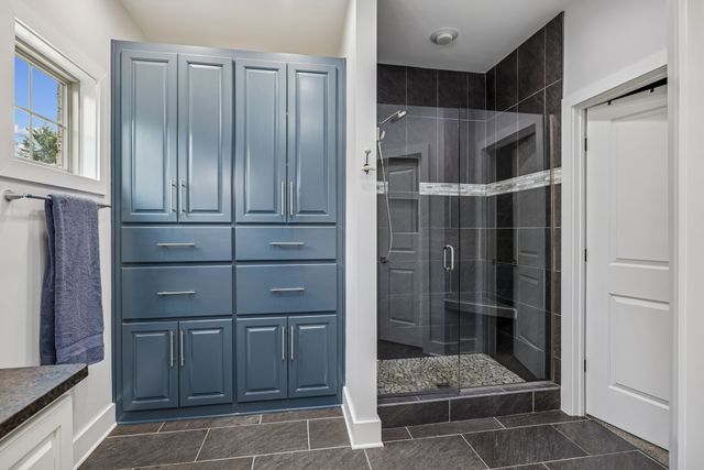 1412 Brook Dr, Columbia, TN 38401