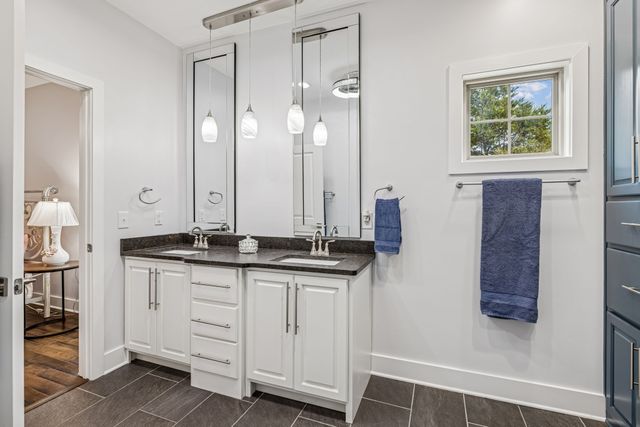 1412 Brook Dr, Columbia, TN 38401