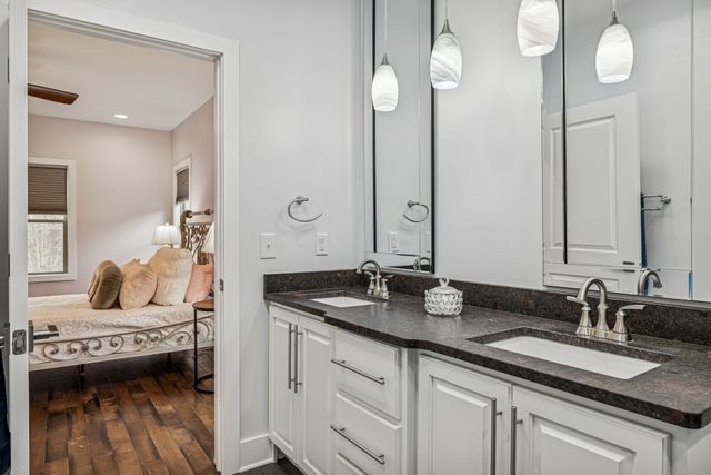 1412 Brook Dr, Columbia, TN 38401