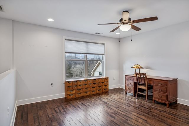 1412 Brook Dr, Columbia, TN 38401