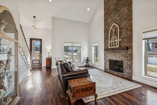 1412 Brook Dr, Columbia, TN 38401