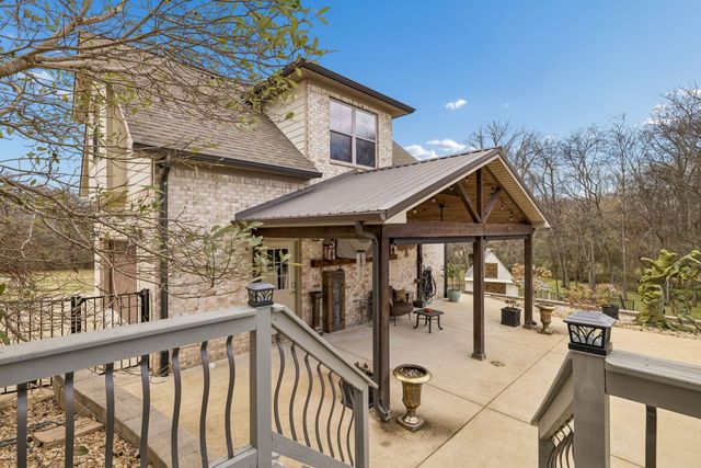 1412 Brook Dr, Columbia, TN 38401