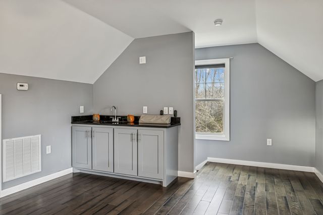 1412 Brook Dr, Columbia, TN 38401