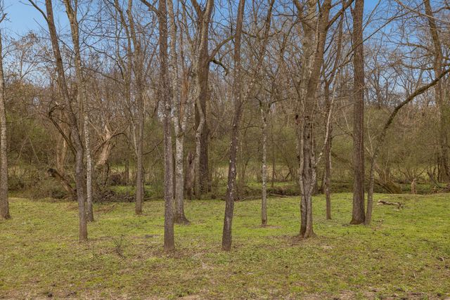 1412 Brook Dr, Columbia, TN 38401