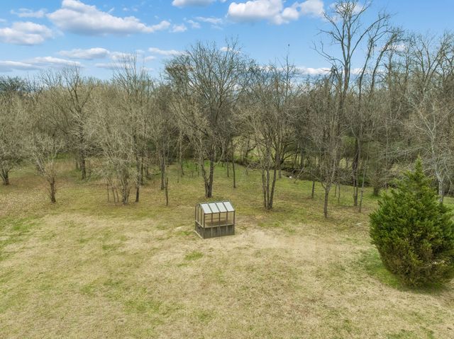 1412 Brook Dr, Columbia, TN 38401