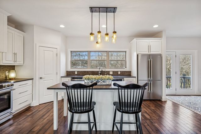 1412 Brook Dr, Columbia, TN 38401