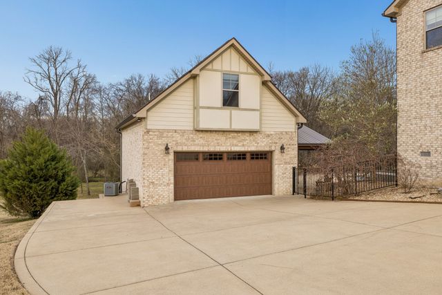 1412 Brook Dr, Columbia, TN 38401