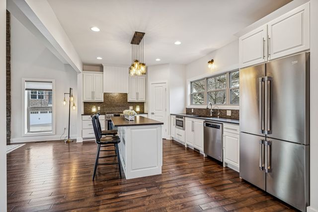 1412 Brook Dr, Columbia, TN 38401