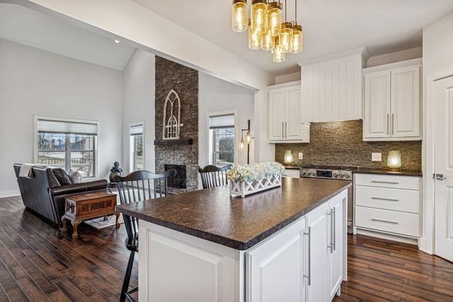 1412 Brook Dr, Columbia, TN 38401