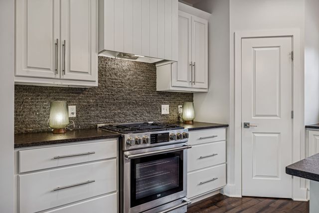 1412 Brook Dr, Columbia, TN 38401