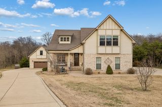 1412 Brook Dr, Columbia, TN 38401