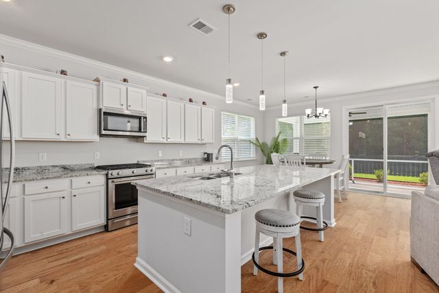 526 Oak View Way, Summerville, SC 29483