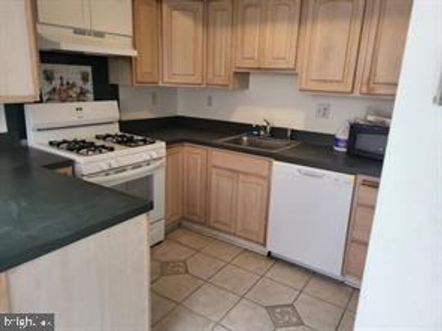 1934 W 9TH ST, Wilmington, DE 19805