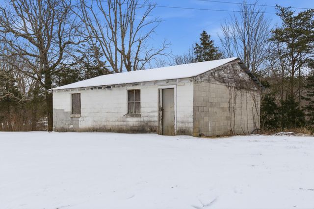 645 Old Fox Road, Irvine, KY 40336