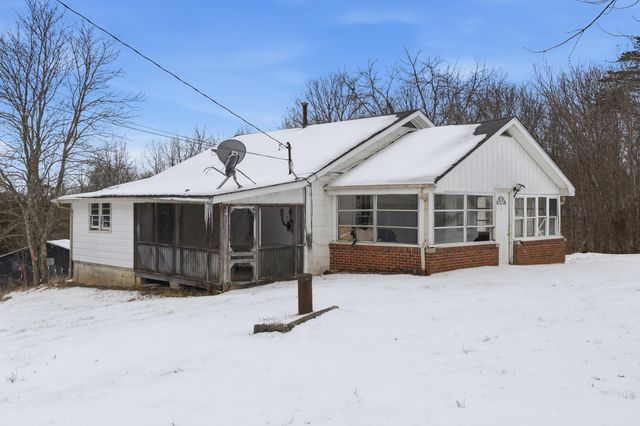 645 Old Fox Road, Irvine, KY 40336