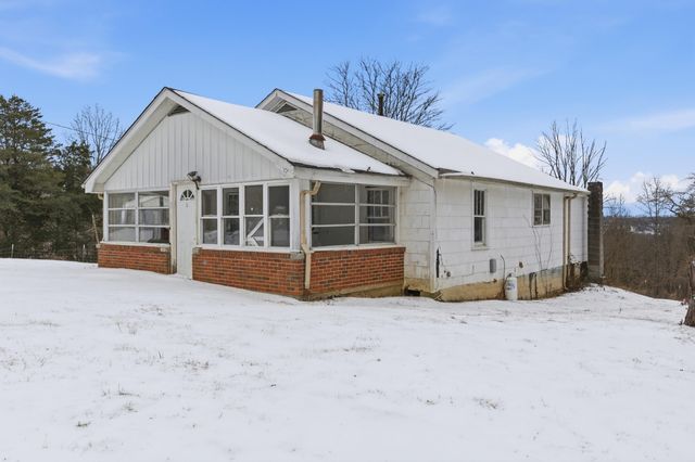 645 Old Fox Road, Irvine, KY 40336