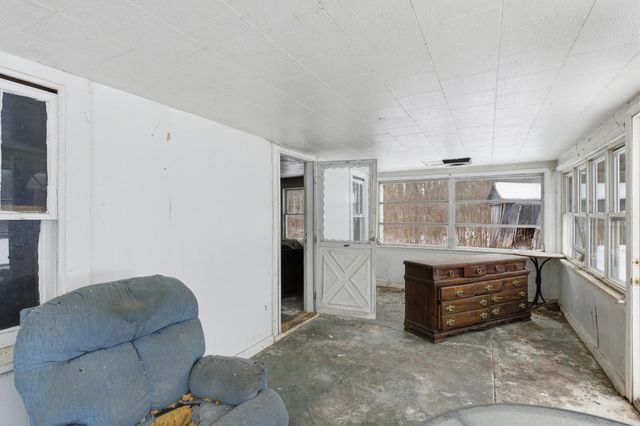 645 Old Fox Road, Irvine, KY 40336