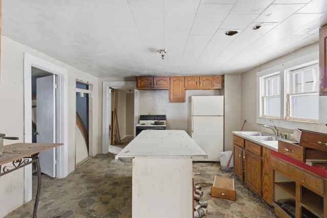 645 Old Fox Road, Irvine, KY 40336