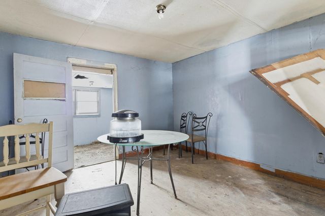 645 Old Fox Road, Irvine, KY 40336