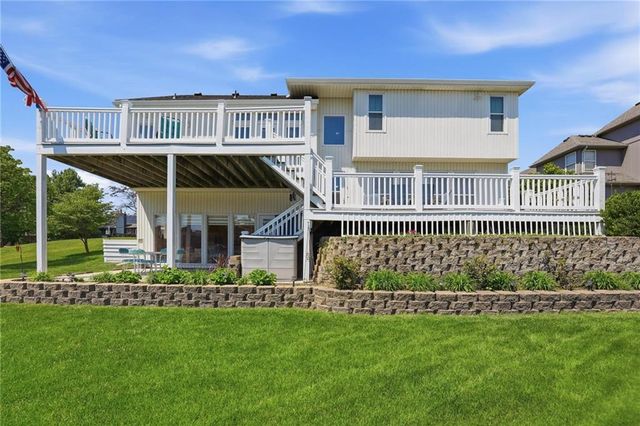 521 SW Graystone Drive, Grain Valley, MO 64029