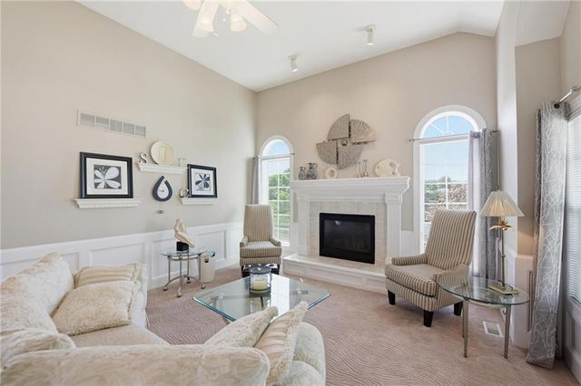 521 SW Graystone Drive, Grain Valley, MO 64029