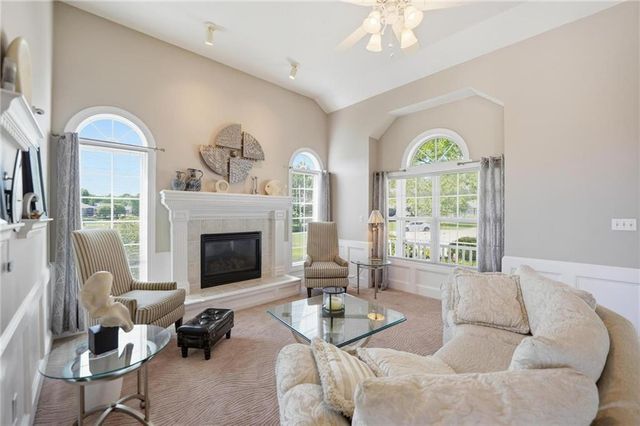 521 SW Graystone Drive, Grain Valley, MO 64029