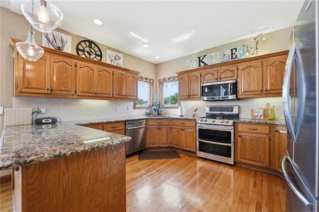 521 SW Graystone Drive, Grain Valley, MO 64029