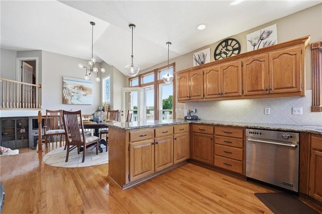 521 SW Graystone Drive, Grain Valley, MO 64029