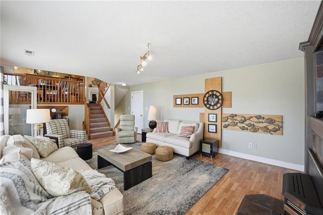 521 SW Graystone Drive, Grain Valley, MO 64029