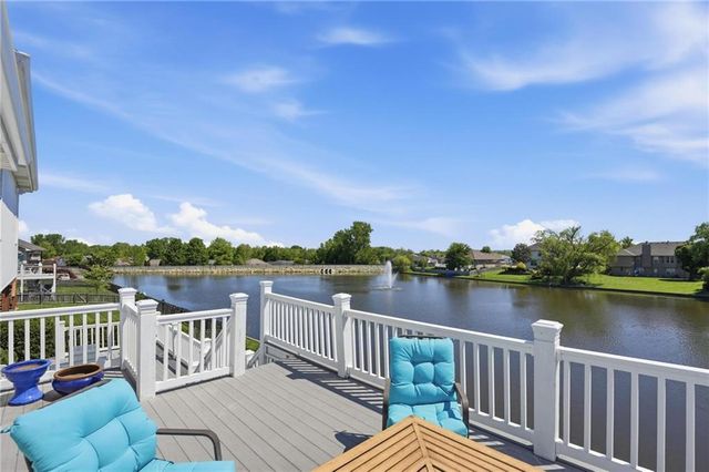 521 SW Graystone Drive, Grain Valley, MO 64029