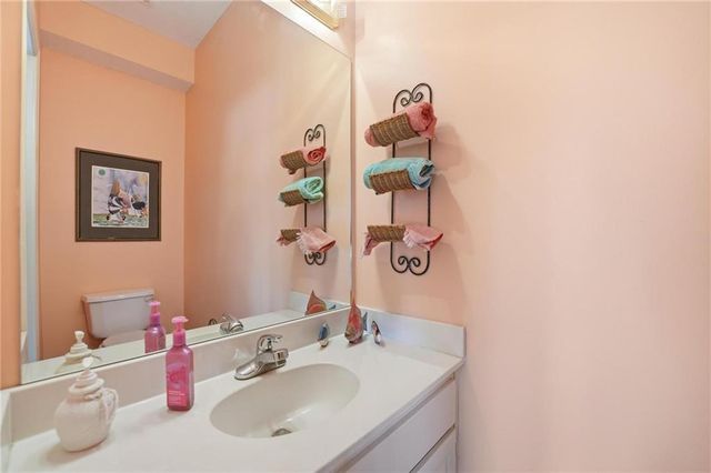 521 SW Graystone Drive, Grain Valley, MO 64029