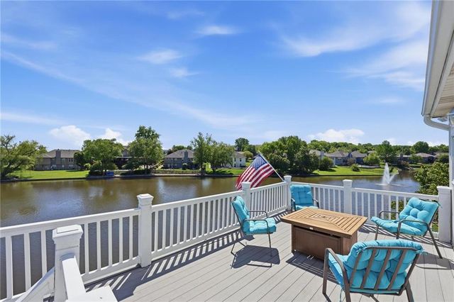 521 SW Graystone Drive, Grain Valley, MO 64029