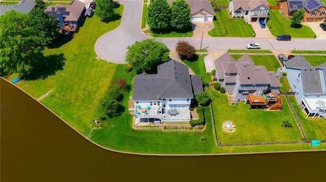 521 SW Graystone Drive, Grain Valley, MO 64029