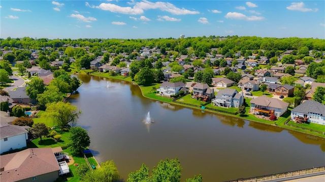 521 SW Graystone Drive, Grain Valley, MO 64029