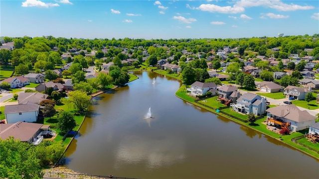 521 SW Graystone Drive, Grain Valley, MO 64029