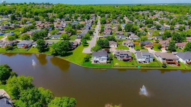 521 SW Graystone Drive, Grain Valley, MO 64029