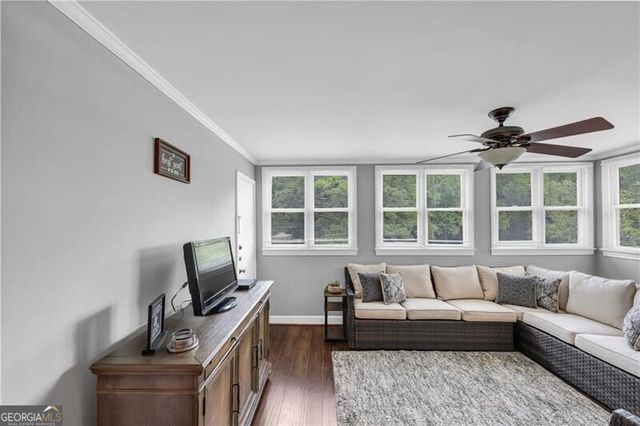 49 La Rue Place NW, Atlanta, GA 30327