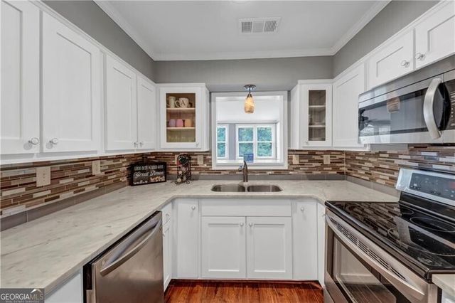 49 La Rue Place NW, Atlanta, GA 30327