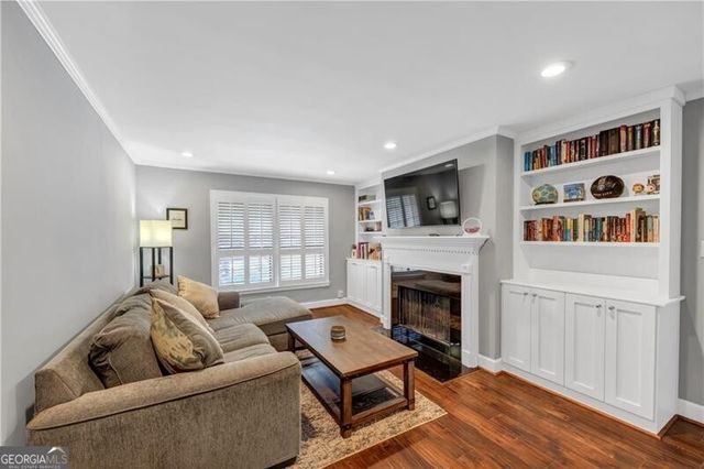 49 La Rue Place NW, Atlanta, GA 30327