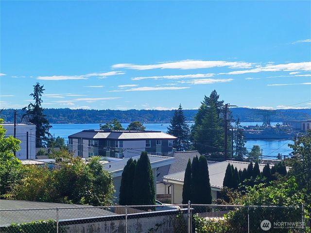 1133 Hayward Avenue, Bremerton, WA 98310