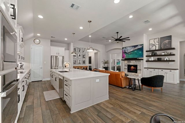 7991 CIBOLO VW, Fair Oaks Ranch, TX 78015