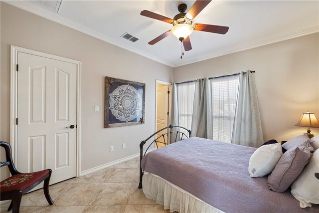 1818 Hosea Ct, Corpus Christi, TX 78418