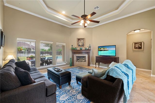1818 Hosea Ct, Corpus Christi, TX 78418