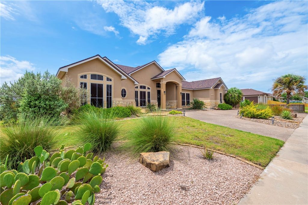 1818 Hosea Ct, Corpus Christi, TX 78418