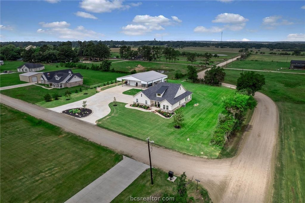 914 Axis Lane, Franklin, TX 77856 — photo 4
